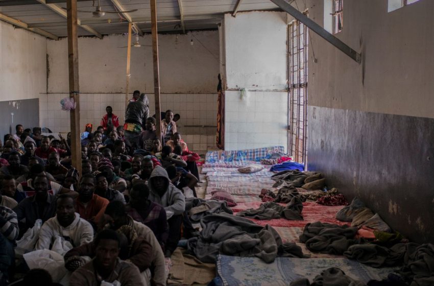 مقتل 3 مهاجرين من الجنسية المغربية داخل مركز احتجاز بمنطقة الماية